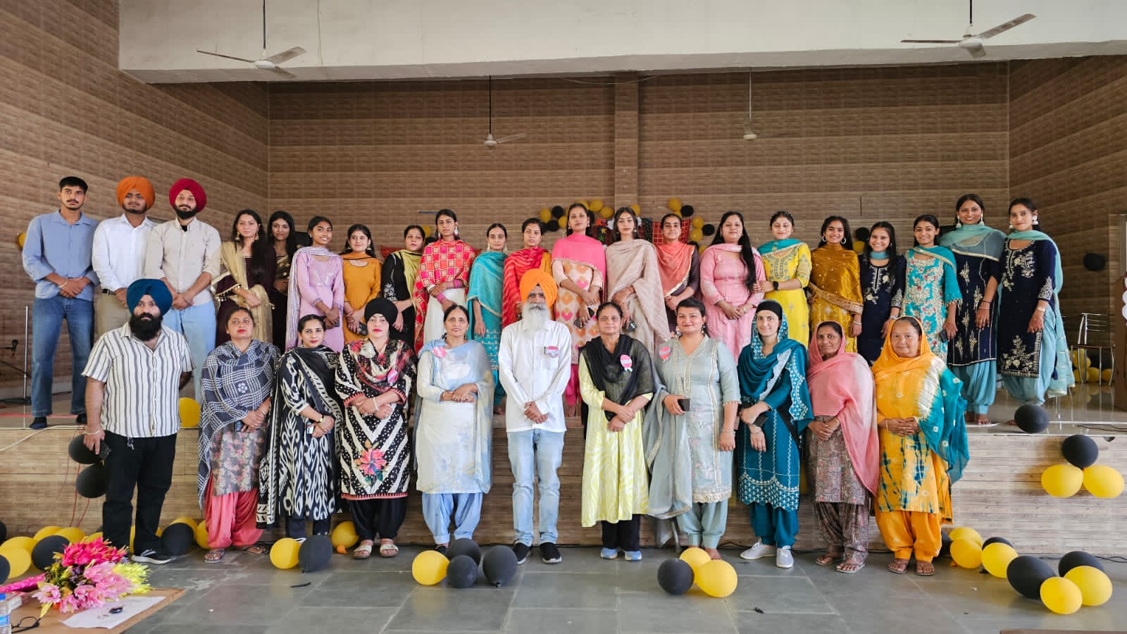 ਖ਼ਾਲਸਾ ਕਾਲਜ ਡੁਮੇਲੀ ਵਿਖੇ ਕਰਵਾਇਆ ਗਿਆ ਵਿਦਾਇਗੀ ਸਮਾਗਮ